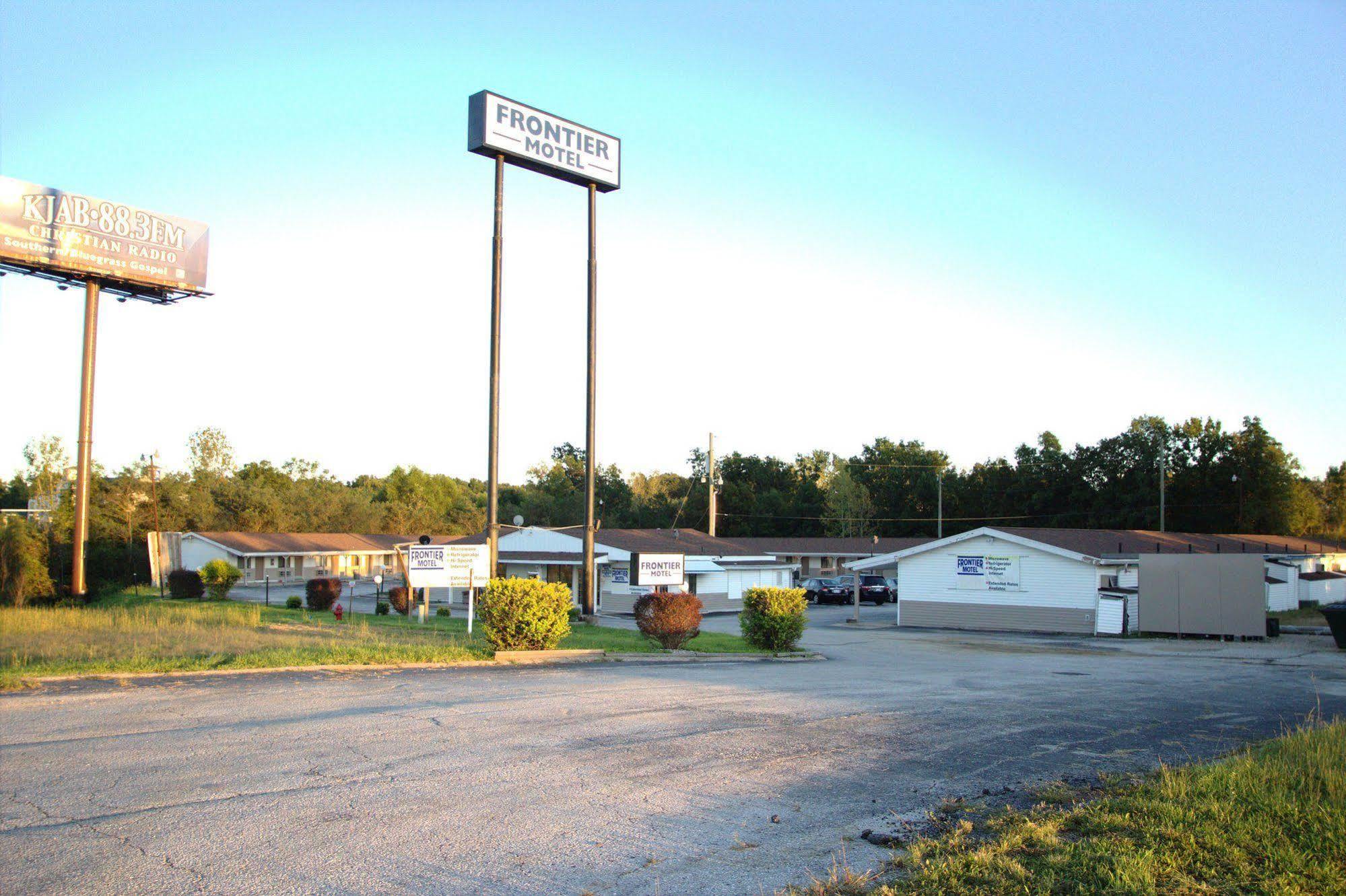 Frontier Motel Kingdom City Exterior photo